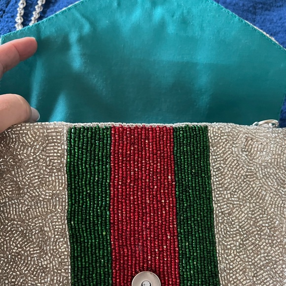 America and beyond beaded bag with silver chain - Picture 3 of 3